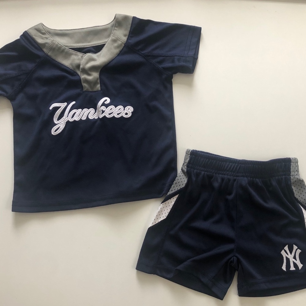NY YANKEES Outfit ⚾️ Shorts & Shirt